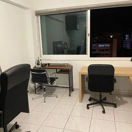 Private In Shared Flat In Center 民宿 *