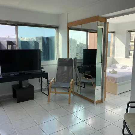 Private In Shared Flat In Center * 尼科西亚