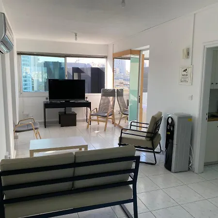 民宿 Private In Shared Flat In Center *