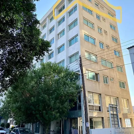 Private In Shared Flat In Center 民宿 *